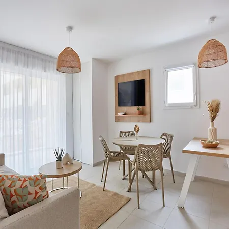Newly Built Holiday Near The Beach Apartamento